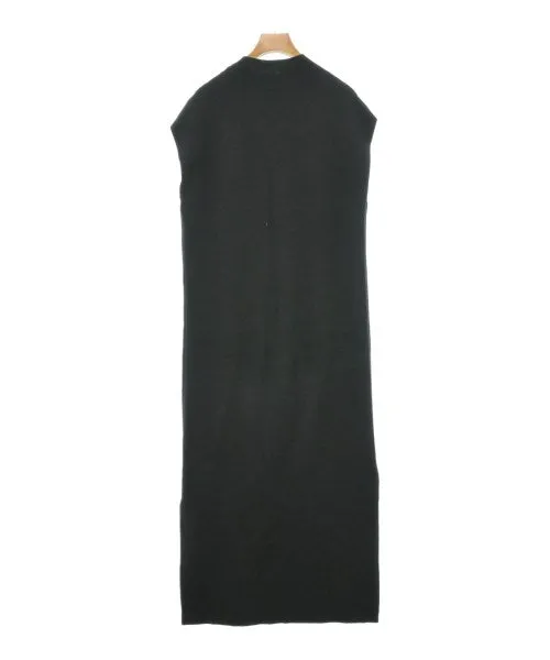 CABaN Dresses