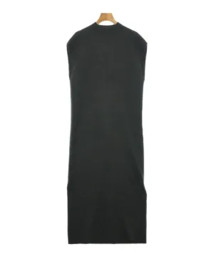 CABaN Dresses