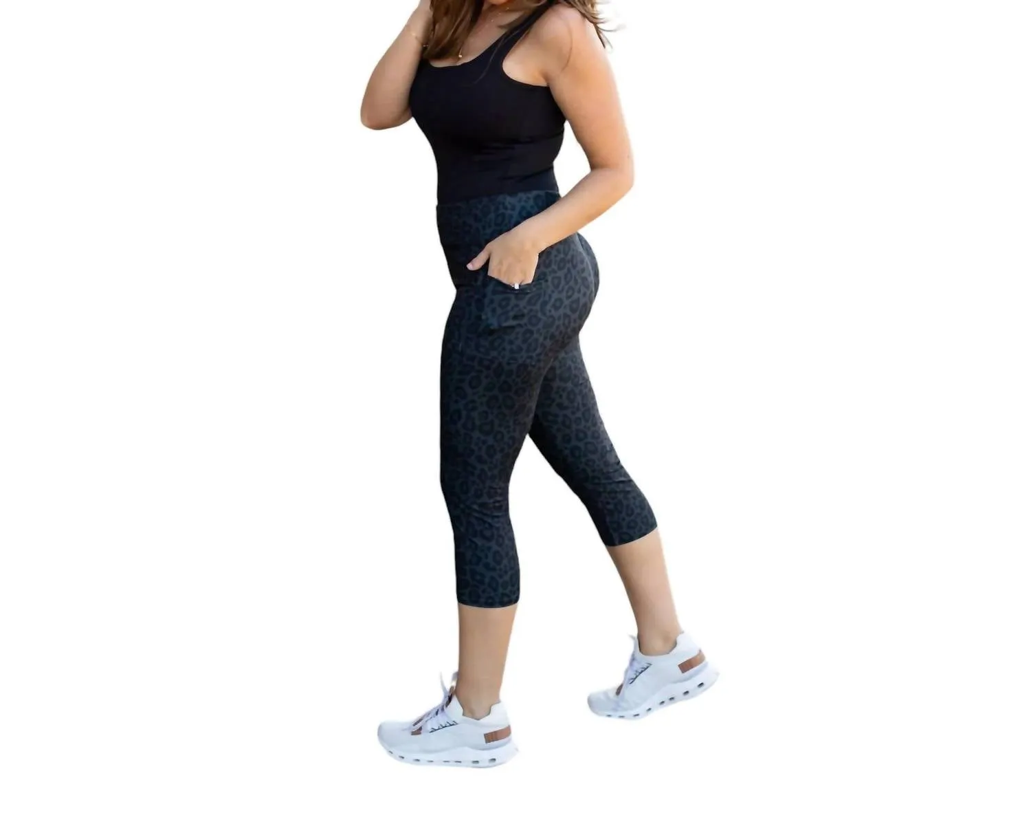 Capri Leggings With Pockets In Black Leopard