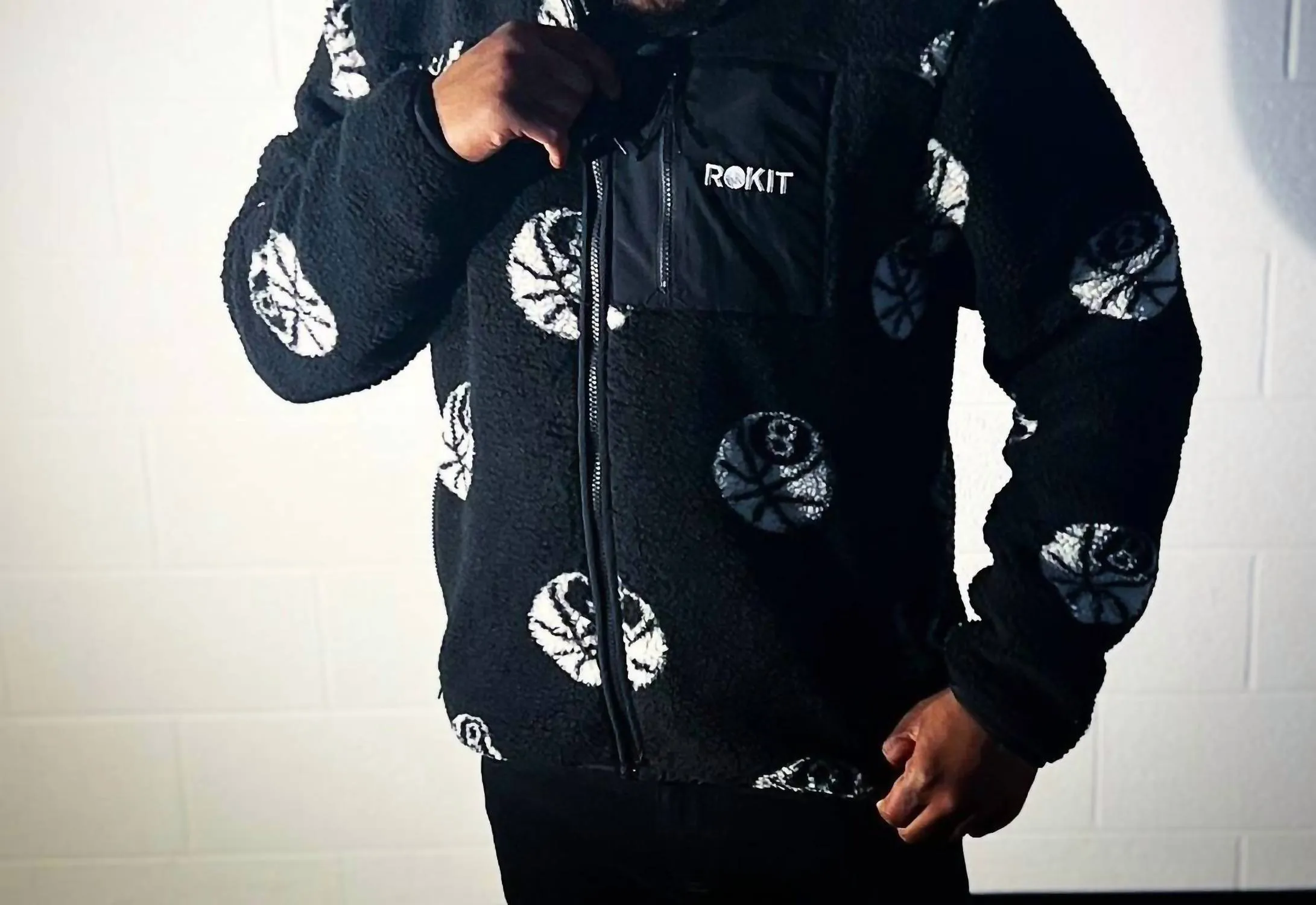 Men's Misfit Polar Fleece Jacket In Black